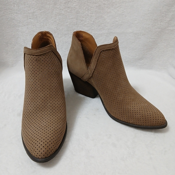 Steve Madden Ankle Boots Size 9.5 Taupe Chunky Heel Western Boho Cowgirl Booties - Picture 1 of 16